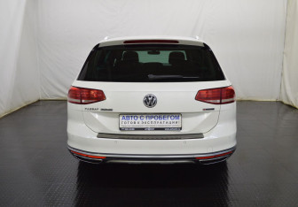 Подержанный автомобиль Volkswagen Passat Wagon 2019 года (6 фото)