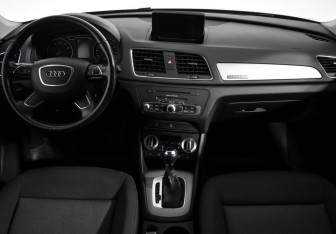 Подержанный автомобиль Audi Q3 2013 года (15 фото)