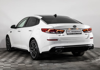 Подержанный автомобиль Kia Optima Sedan 2018 года (9 фото)