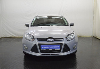 Подержанный автомобиль Ford Focus Wagon 2013 года (2 фото)