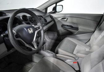 Подержанный автомобиль Honda Insight Hatchback 2009 года (9 фото)
