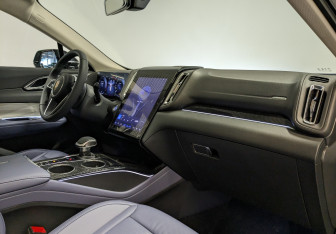 Новый Hongqi HS3 2025 (9 фото)