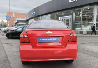 Подержанный автомобиль Chevrolet Aveo Sedan 2011 года (5 фото)