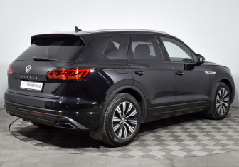 Подержанный автомобиль Volkswagen Touareg 2018 года (5 фото)