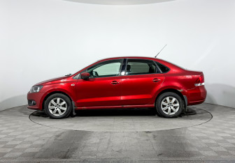 Подержанный автомобиль Volkswagen Polo Sedan 2011 года (8 фото)