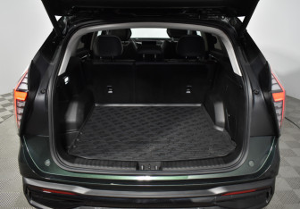 Подержанный автомобиль Geely Atlas 2024 года (22 фото)