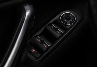 Подержанный автомобиль Ford Mondeo Sedan 2013 года (15 фото)