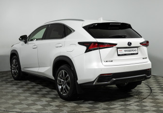 Подержанный автомобиль Lexus NX 2018 года (7 фото)