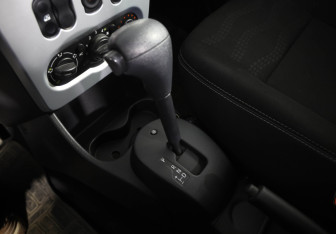 Подержанный автомобиль Renault Sandero 2014 года (12 фото)