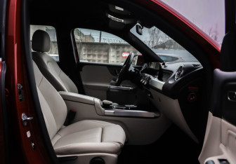 Подержанный автомобиль Mercedes-Benz GLB 2021 года (26 фото)