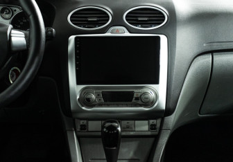 Подержанный автомобиль Ford Focus Sedan 2008 года (14 фото)