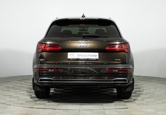 Подержанный автомобиль Audi Q5 2019 года (6 фото)