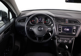 Подержанный автомобиль Volkswagen Tiguan 2018 года (10 фото)