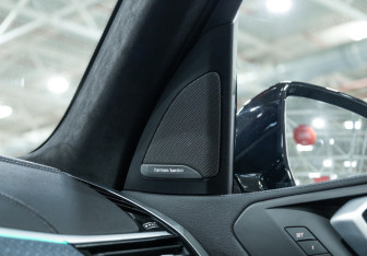 Подержанный автомобиль BMW X7 2021 года (18 фото)