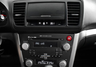 Подержанный автомобиль Subaru Legacy Sedan 2007 года (14 фото)