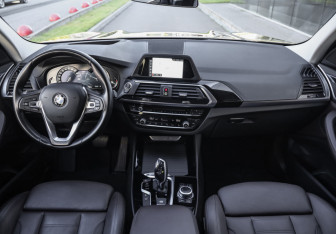 Подержанный автомобиль BMW X3 2019 года (13 фото)