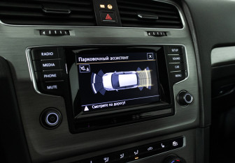 Подержанный автомобиль Volkswagen Golf Hatchback 2013 года (15 фото)