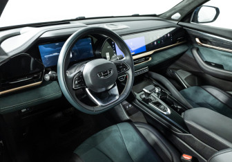 Подержанный автомобиль Geely Monjaro 2023 года (11 фото)