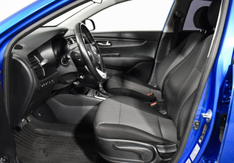 Подержанный автомобиль Kia Rio Hatchback 2019 года (10 фото)