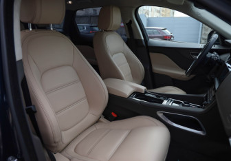 Подержанный автомобиль Jaguar F-Pace 2020 года (10 фото)