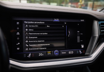 Подержанный автомобиль Volkswagen Touareg 2020 года (17 фото)
