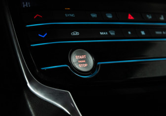 Подержанный автомобиль Jaguar XF Sedan 2016 года (17 фото)