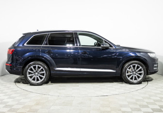 Подержанный автомобиль Audi Q7 2016 года (4 фото)