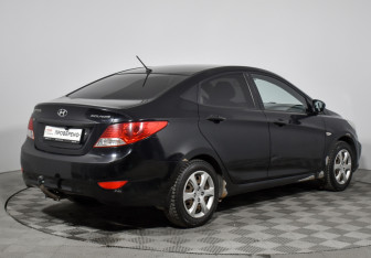 Подержанный автомобиль Hyundai Solaris Sedan 2013 года (5 фото)