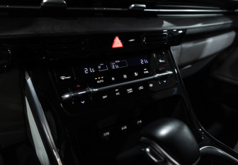 Подержанный автомобиль Kia Carnival 2021 года (20 фото)