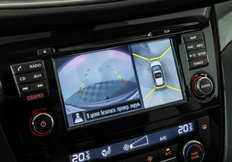 Подержанный автомобиль Nissan X-Trail 2018 года (17 фото)