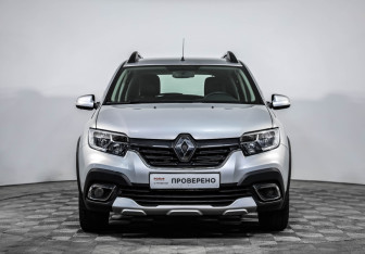 Подержанный автомобиль Renault Sandero 2020 года (2 фото)