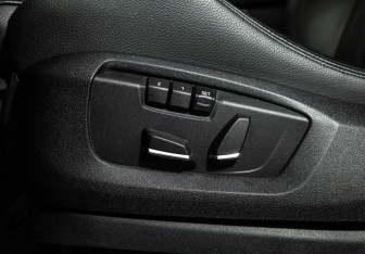 Подержанный автомобиль BMW X5 2015 года (22 фото)