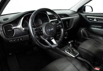 Подержанный автомобиль Kia Rio Sedan 2021 года (11 фото)
