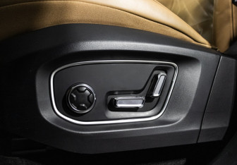 Подержанный автомобиль Lynk&Co 09 2023 года (16 фото)