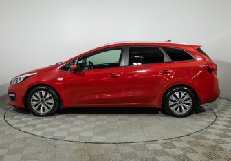 Подержанный автомобиль Kia Ceed Wagon 2017 года (8 фото)