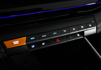 Подержанный автомобиль Changan UNI-V 2024 года (19 фото)