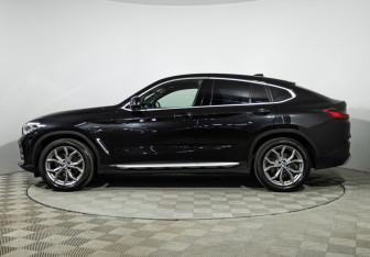 Подержанный автомобиль BMW X4 2019 года (8 фото)