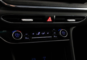 Подержанный автомобиль Hyundai Sonata 2020 года (19 фото)