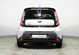 Подержанный автомобиль Kia Soul 2015 года (6 фото)