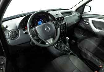 Подержанный автомобиль Nissan Terrano 2018 года (11 фото)
