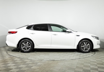 Подержанный автомобиль Kia Optima Sedan 2017 года (4 фото)