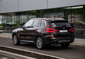Подержанный автомобиль BMW X3 2019 года (8 фото)