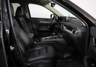 Подержанный автомобиль Mazda CX-5 2022 года (29 фото)