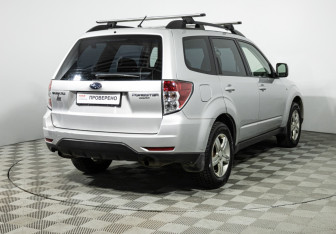 Подержанный автомобиль Subaru Forester Suv 2008 года (5 фото)