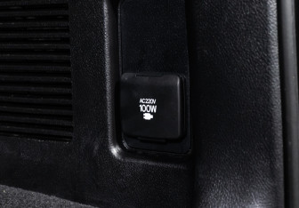 Подержанный автомобиль Toyota Land Cruiser Prado 2018 года (35 фото)