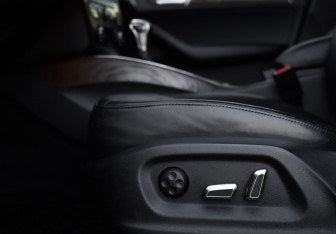 Подержанный автомобиль Audi Q5 2012 года (23 фото)