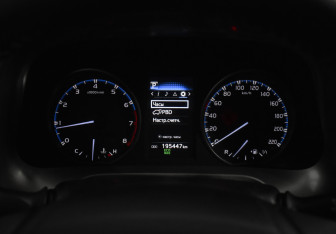 Подержанный автомобиль Toyota RAV4 2018 года (18 фото)