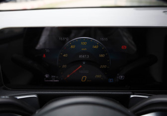 Подержанный автомобиль Mercedes-Benz GLB 2020 года (13 фото)