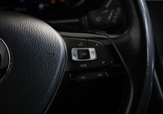 Подержанный автомобиль Volkswagen Tiguan 2019 года (12 фото)