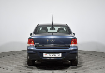 Подержанный автомобиль Opel Astra Sedan 2010 года (6 фото)